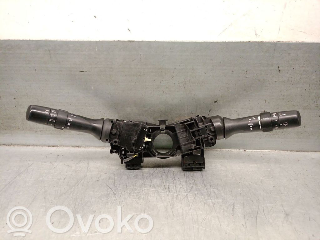 Toyota Avensis T270 Interruptor de control del panel de luces 