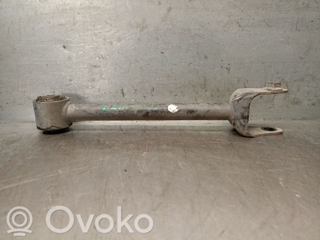 Mazda 3 III Takatukivarsi 