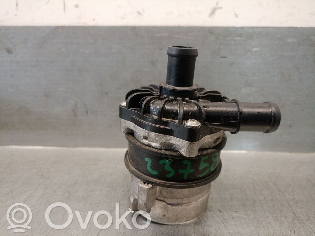 Volkswagen Touareg III Water pump