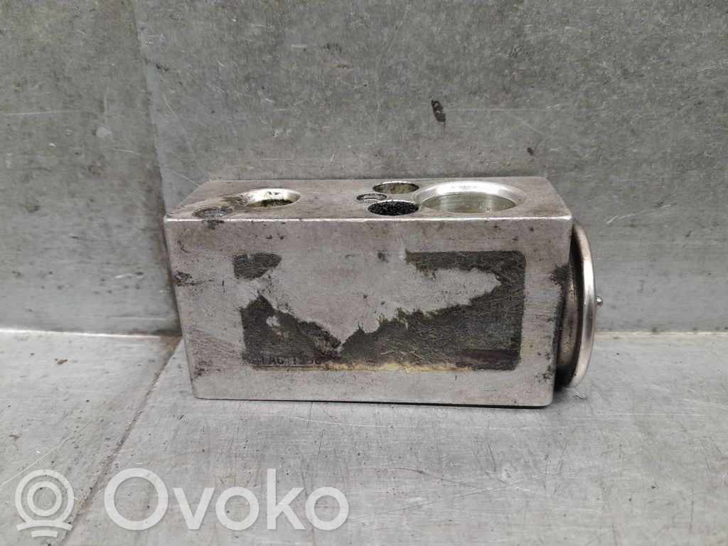 Renault Trafic III (X82) A/C cooling radiator (condenser)