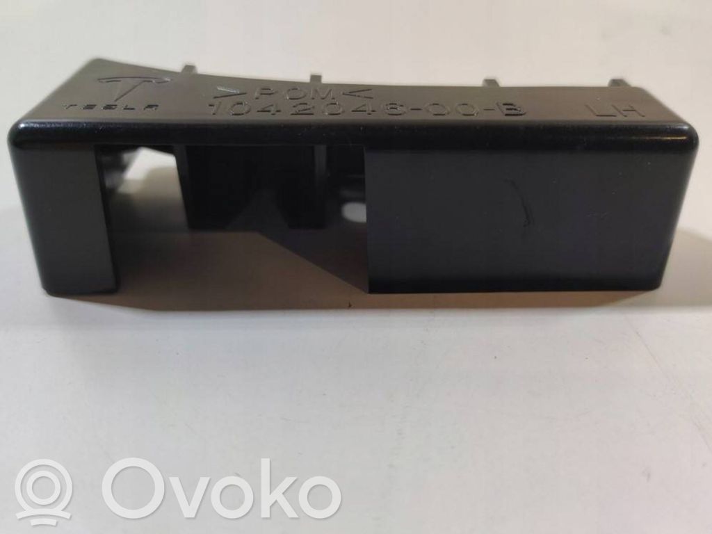 Tesla Model S Rear bumper mounting bracket 