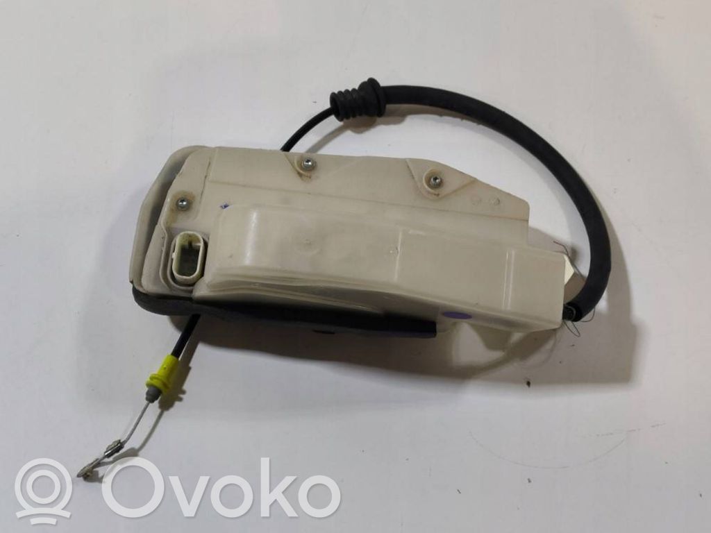 Tesla Model 3 Priekšpusē slēdzene 