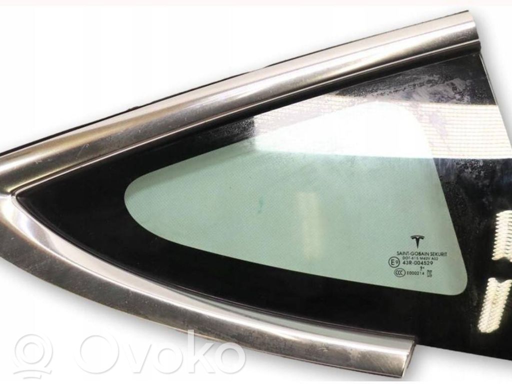 Tesla Model 3 Rear side window 