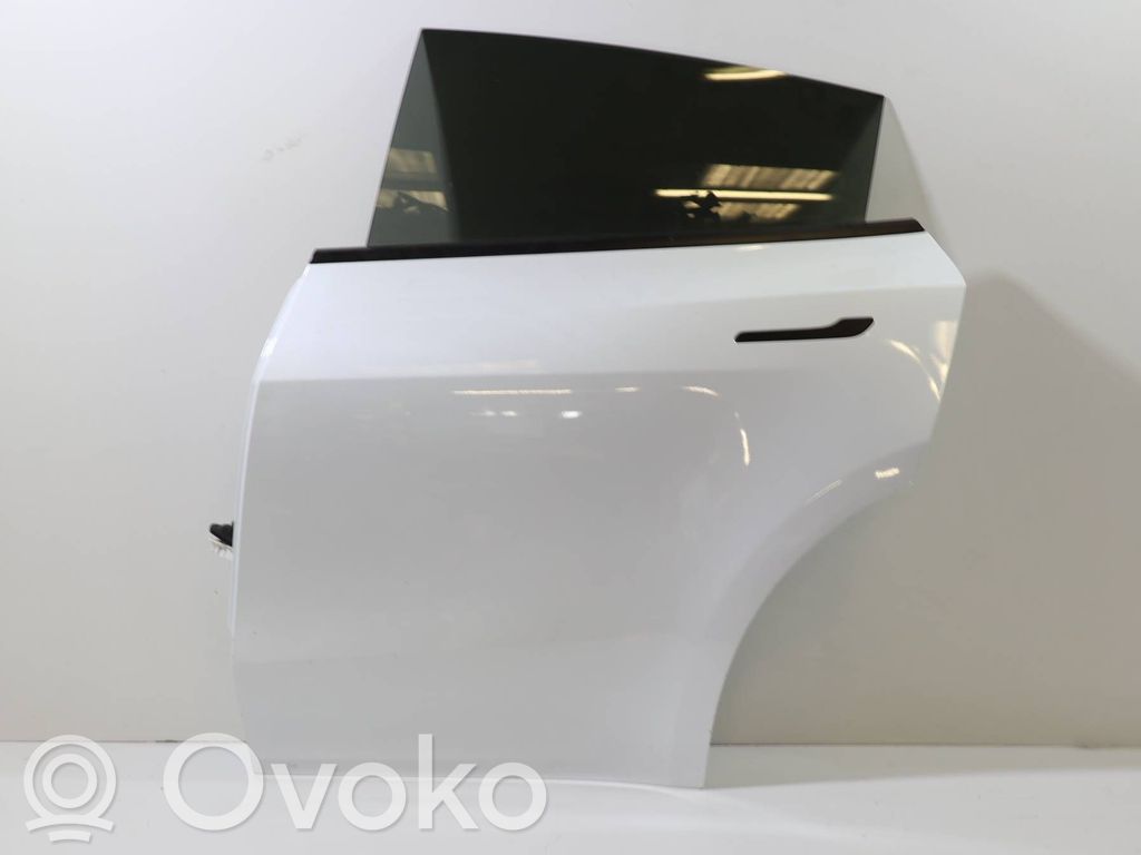 Tesla Model Y Galinės durys 