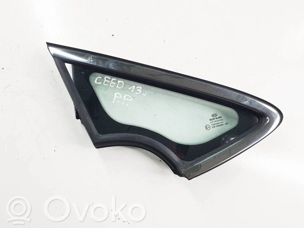 KIA Pro Cee'd II Front triangle window/glass 