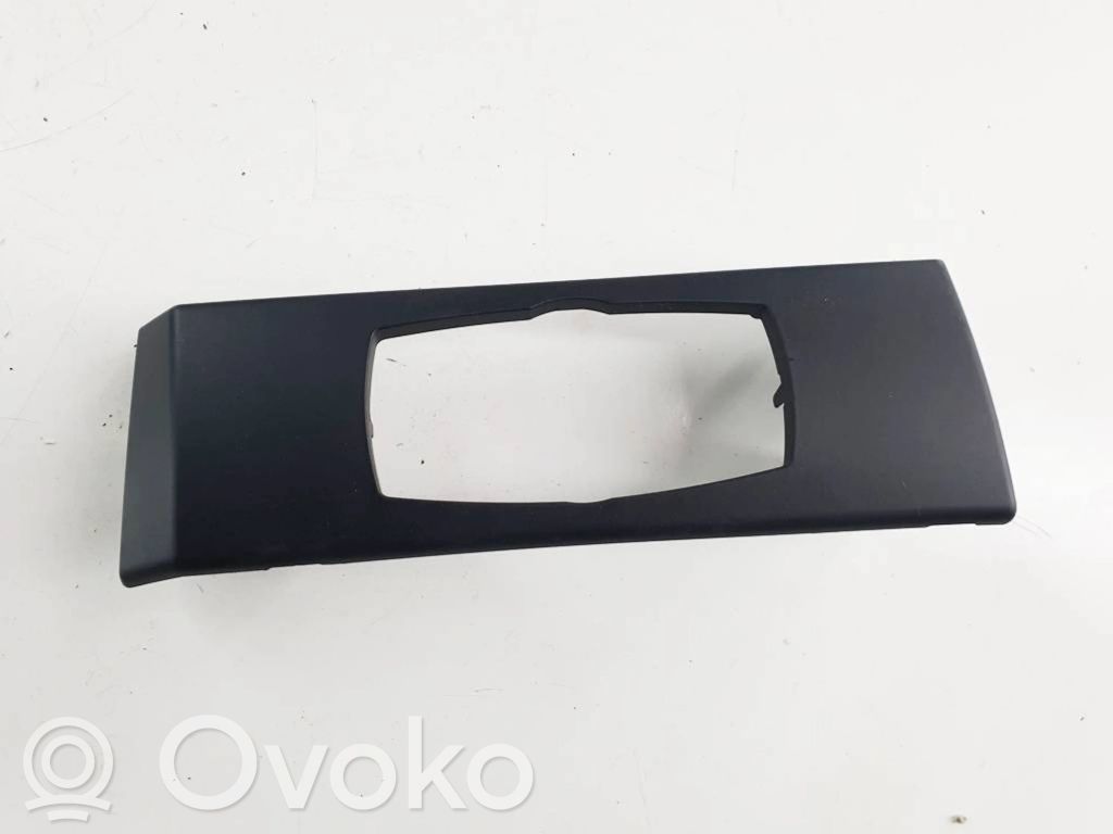 Dashboard trim