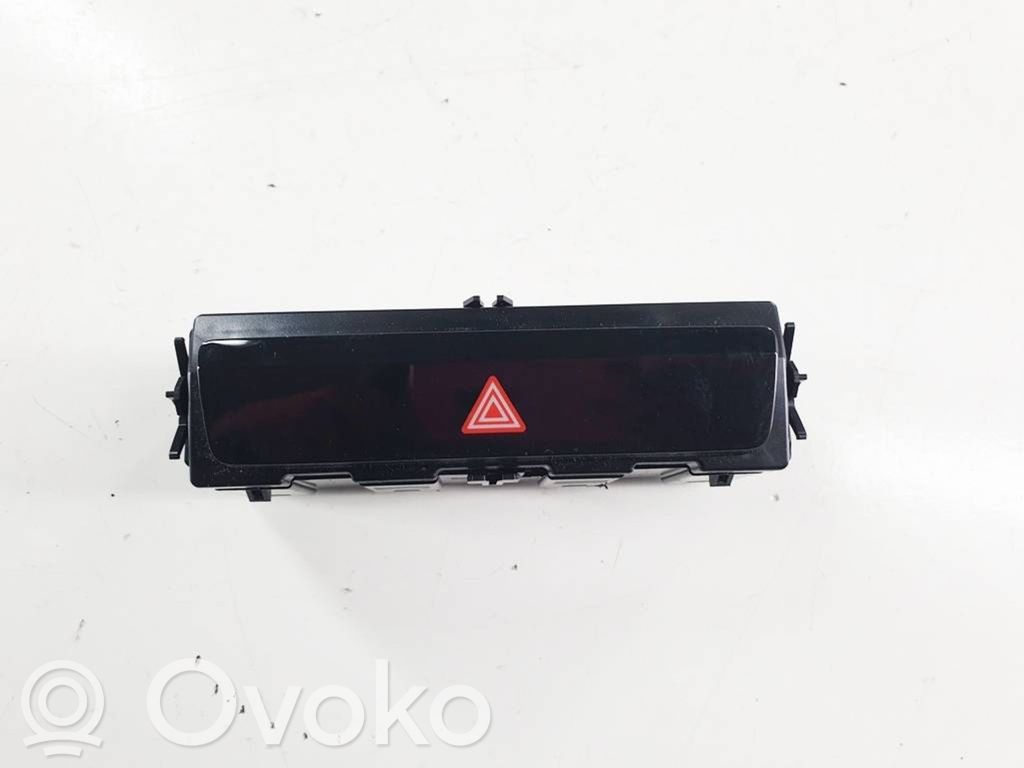Audi Q4 Sportback e-tron Hazard light switch 