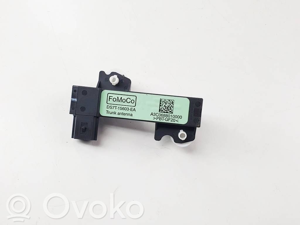 Ford Kuga III Pystyantennivahvistin 