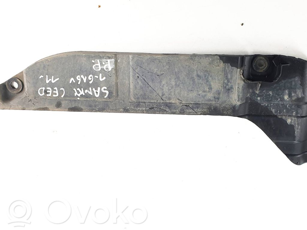 KIA Ceed Placa protectora/protector antisalpicaduras motor 