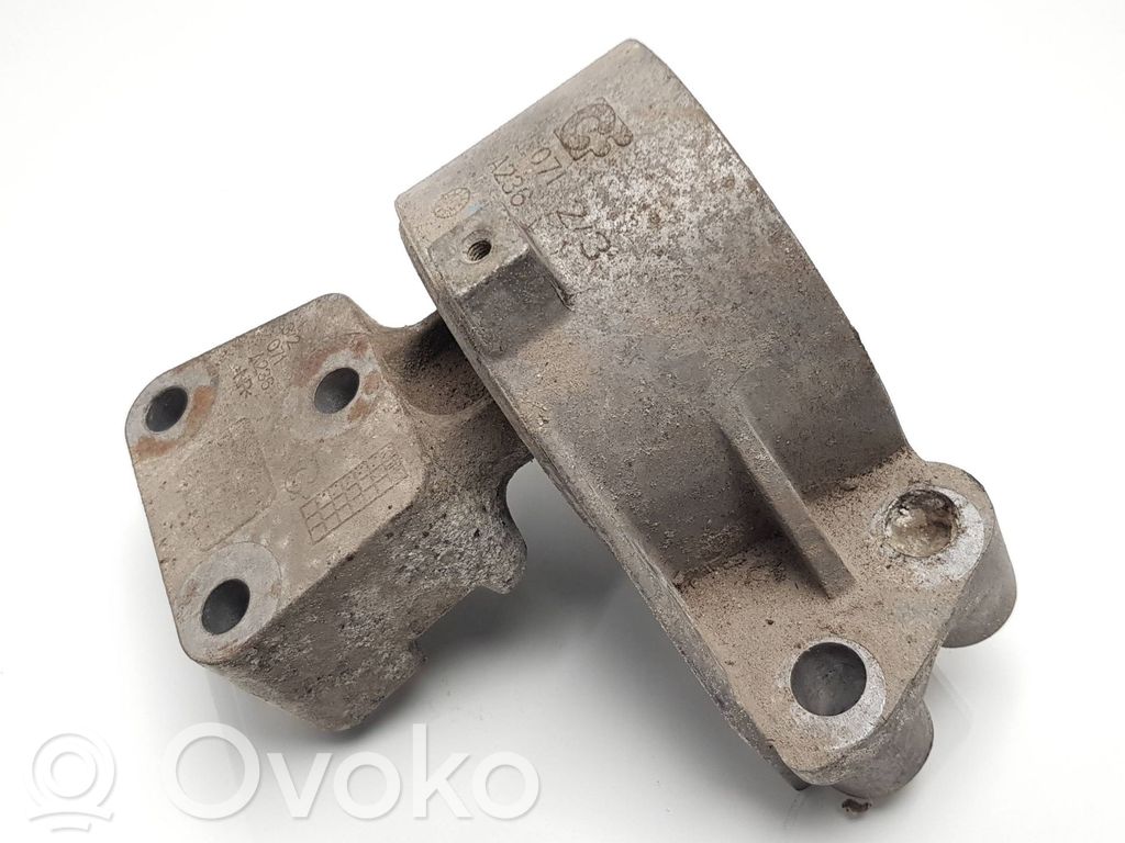 Citroen Nemo Engine mount bracket 