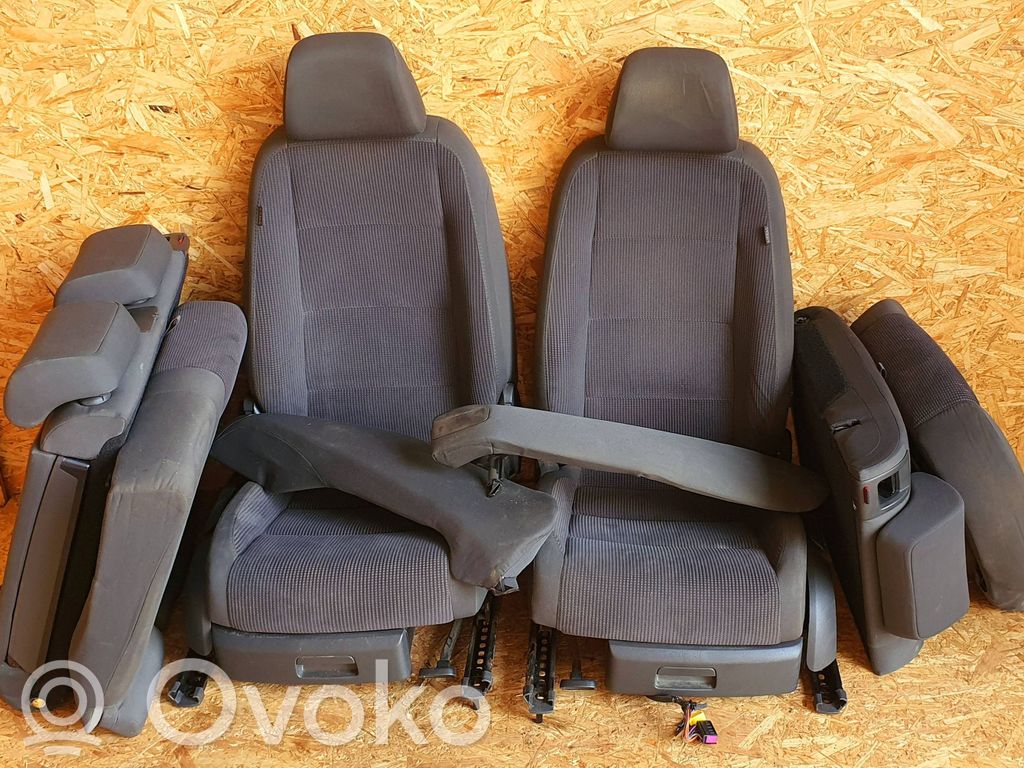 Volkswagen Golf V Fotele / Kanapa / Komplet 
