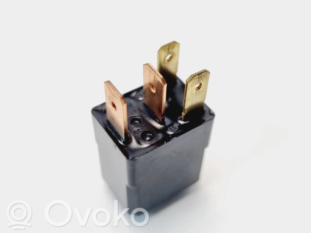Other relay   71818498,UM4667730,ACM33221M39