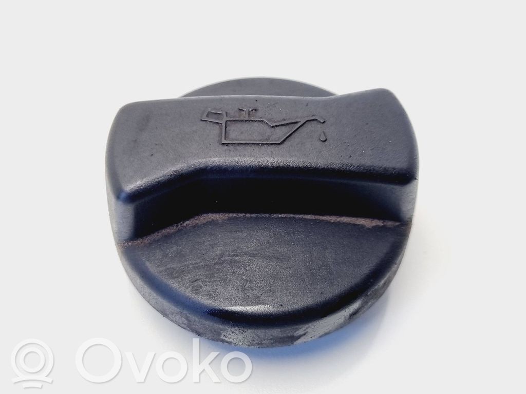 Volkswagen PASSAT B3 Korek wlewu oleju 