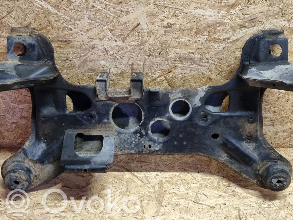 Priekinis traversas   8C115019AF,C9S5A