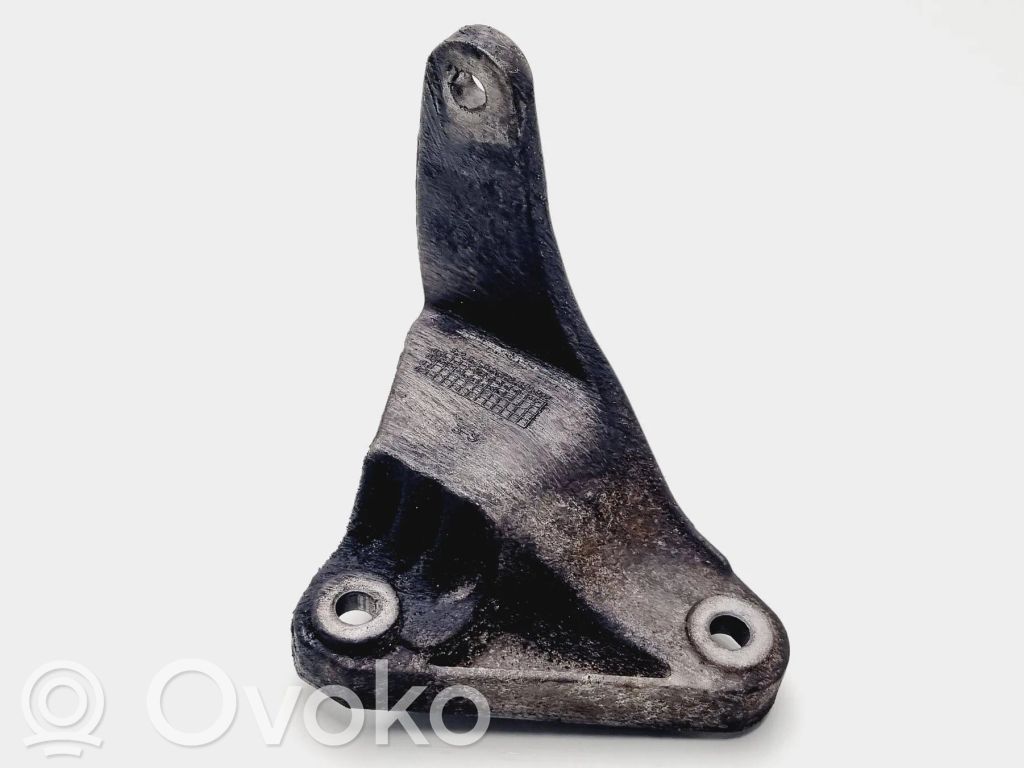 Jaguar X-Type Gearbox mounting bracket 