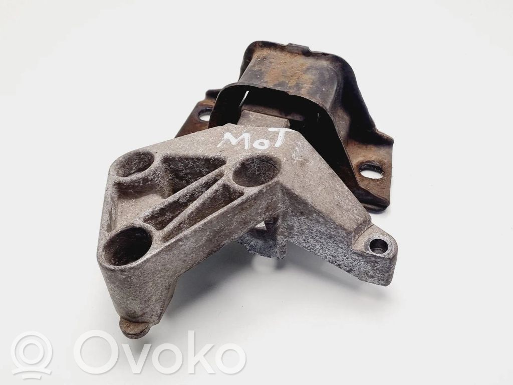 Nissan Almera N16 Engine mount bracket 