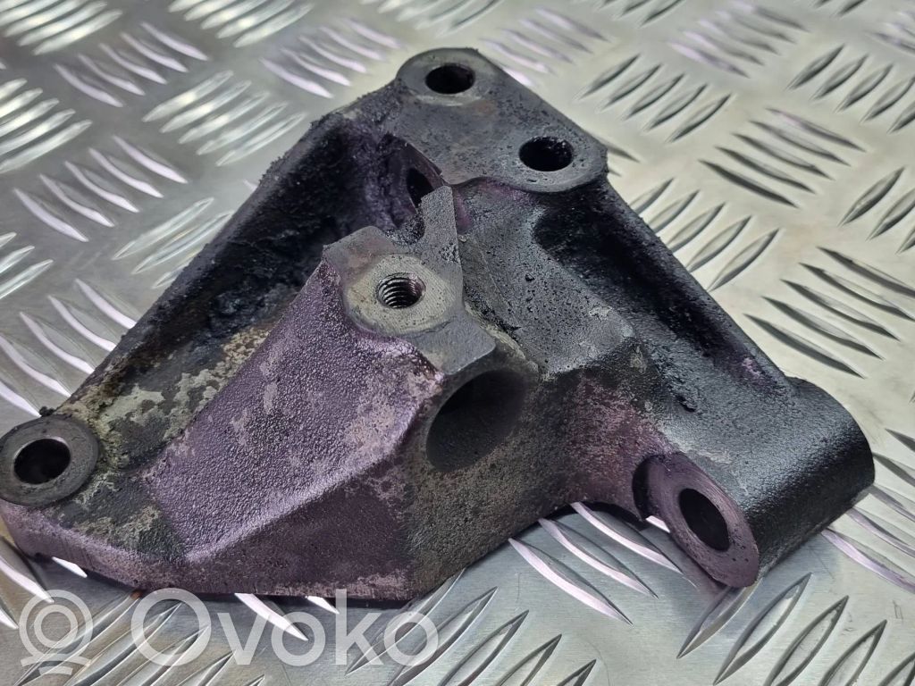 Renault Master II Engine mounting bracket 
