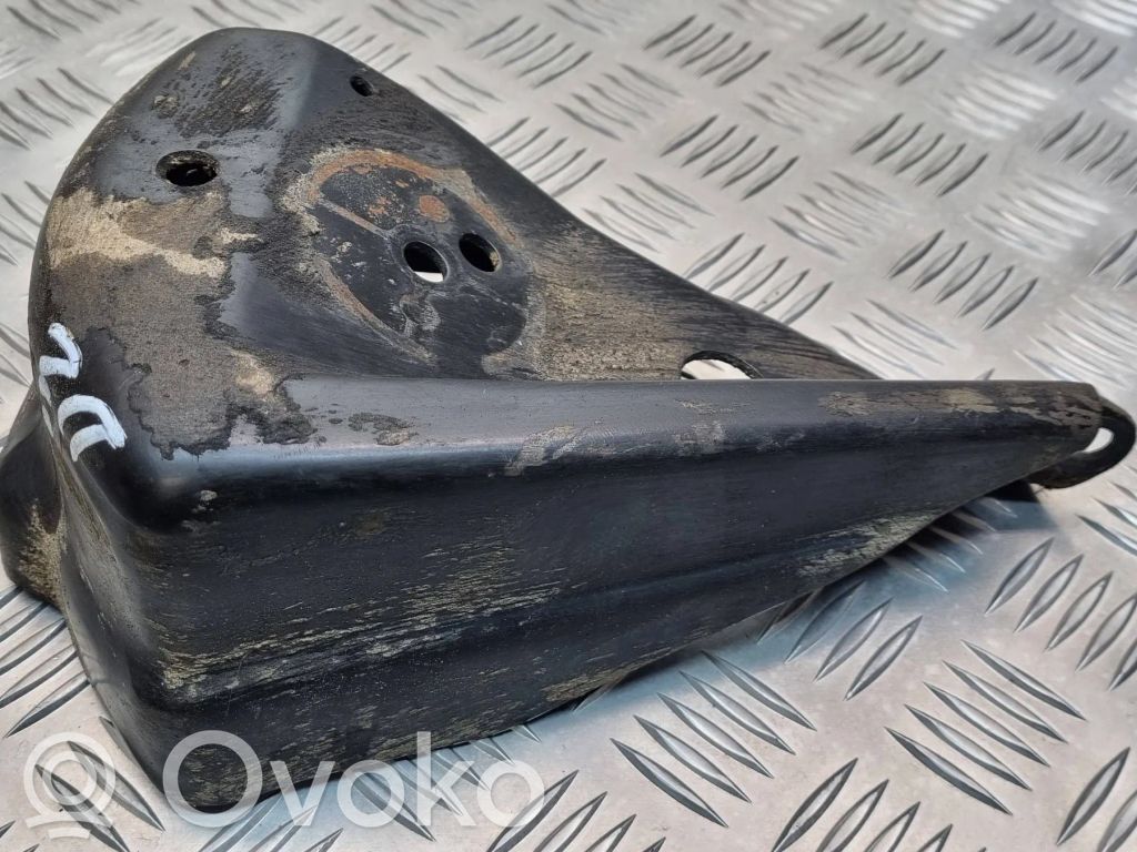 Gearbox mounting bracket