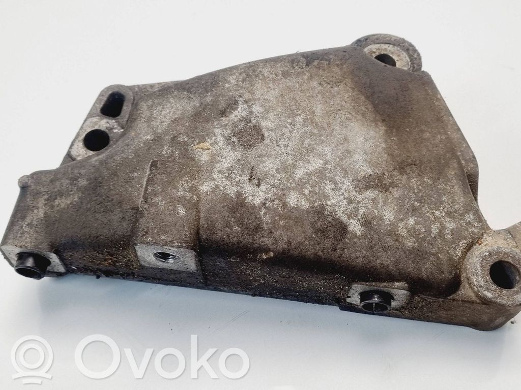 Citroen C3 Engine mounting bracket 