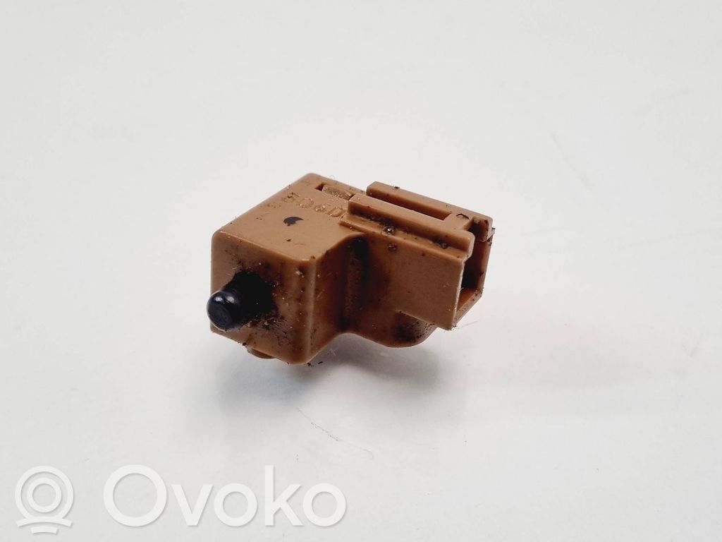Toyota Avensis T250 Hand parking brake switch 