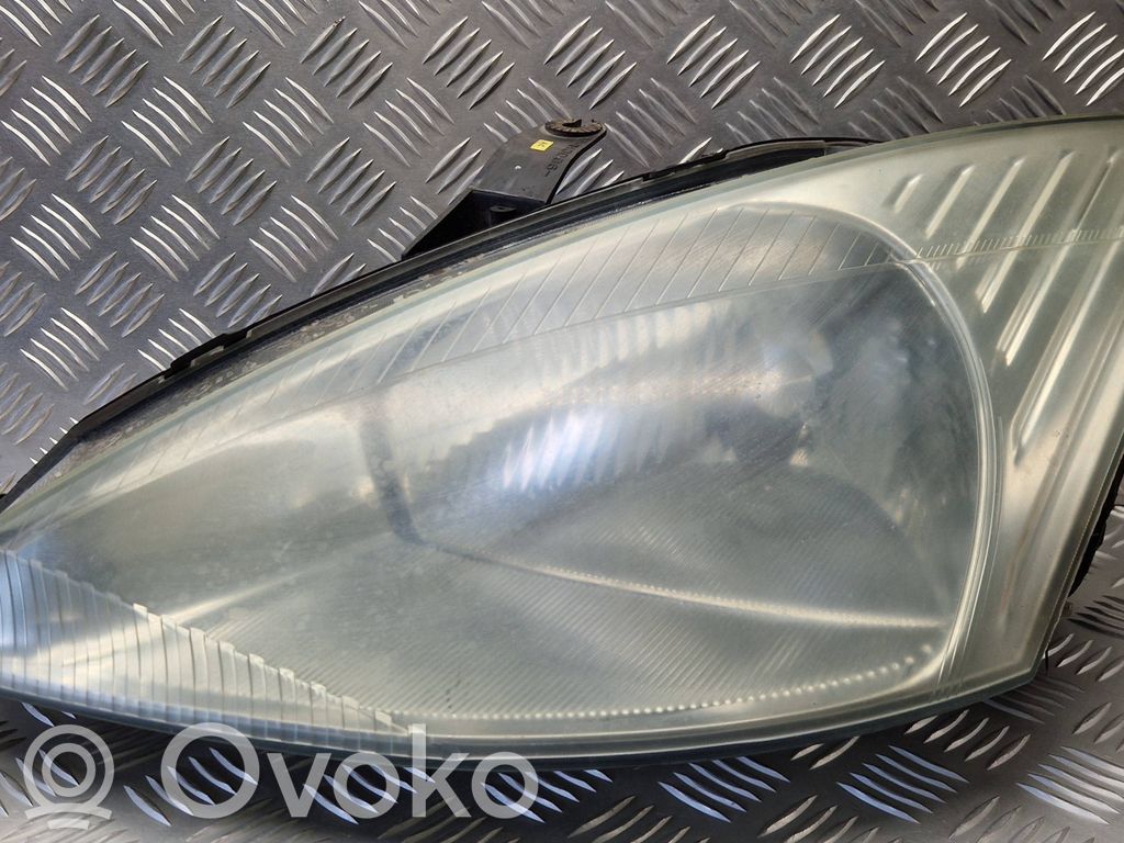 Ford Focus Scheinwerfer 