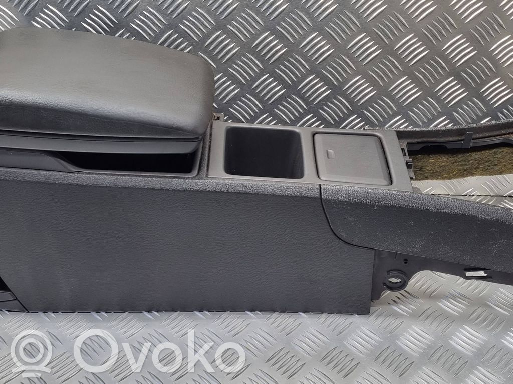 Volvo V70 Center console 