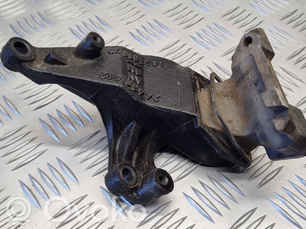 Opel Meriva A Engine mounting bracket 