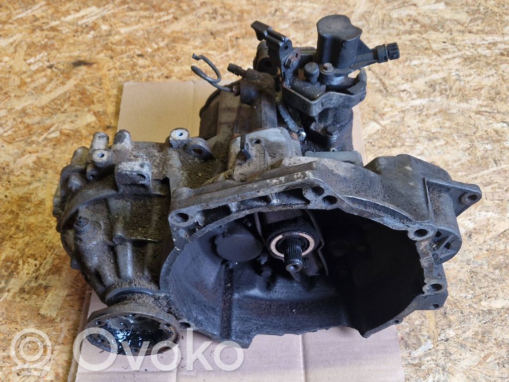 Volkswagen PASSAT B3 Manual 5 speed gearbox 