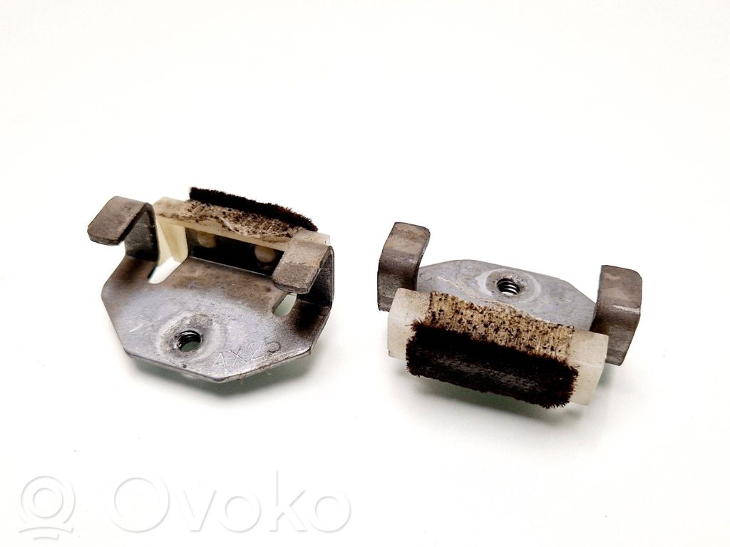 Glass fitting brackets