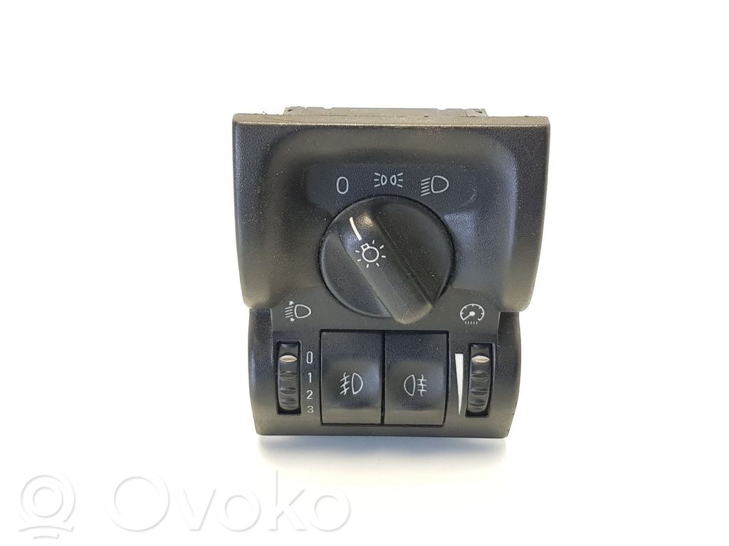 Light switch   90569814,53142807