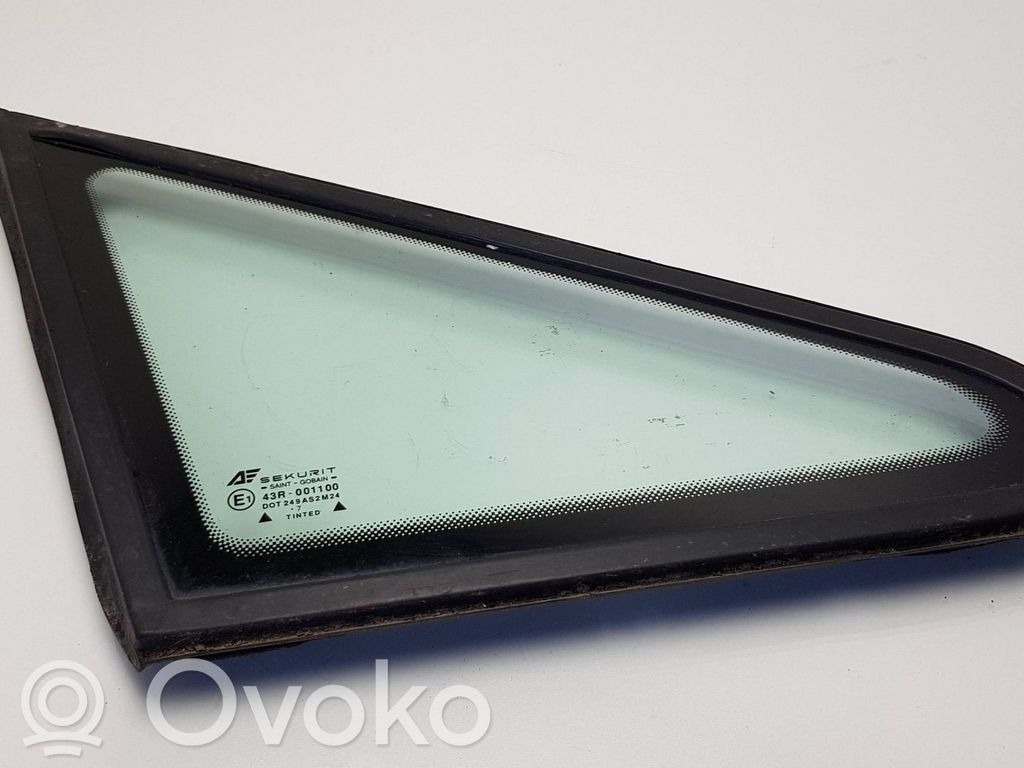 Front triangle window/glass