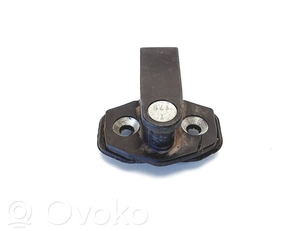BMW 5 E34 Front door lock loop/hook striker 