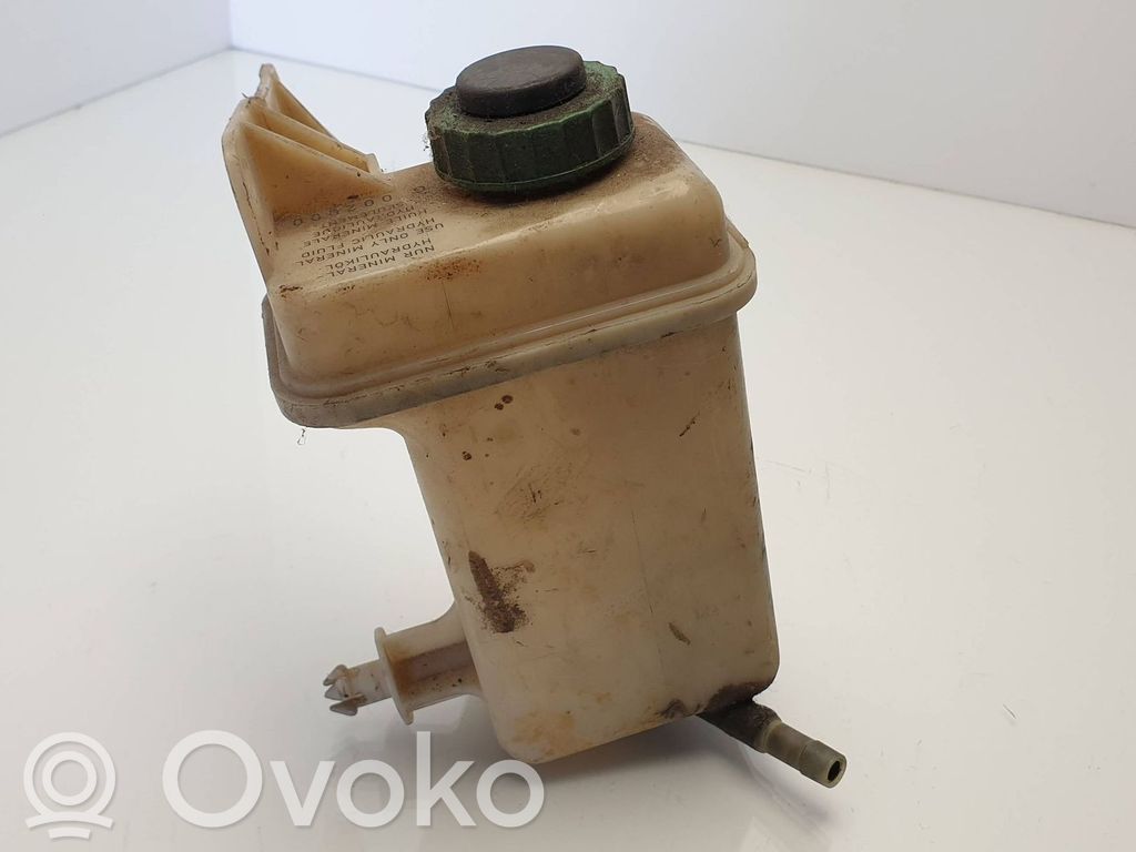 Ohjaustehostimen nestesäiliö   8A0422373C