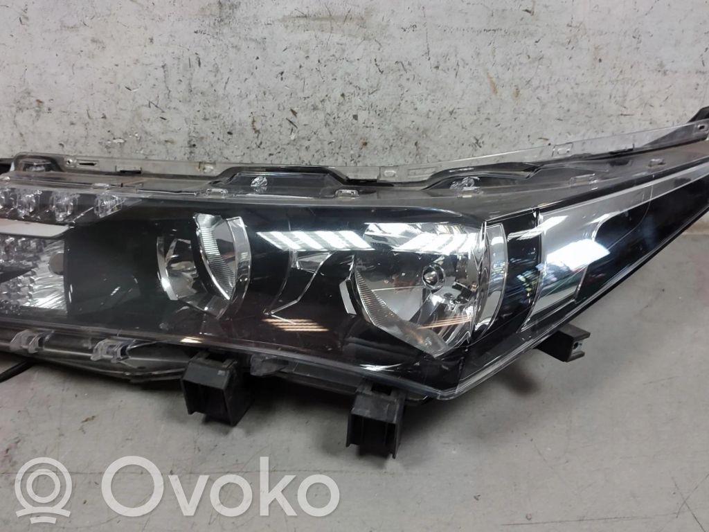 Toyota Corolla E110 Headlight/headlamp 
