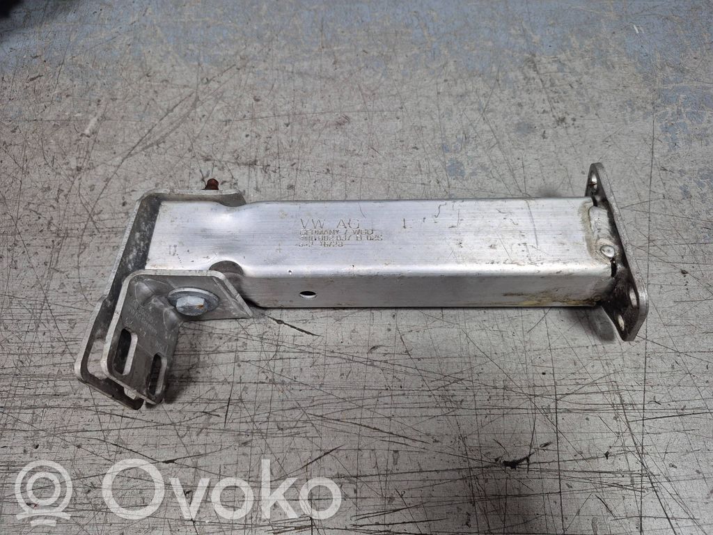 Audi RS Q8 Radiator support slam panel bracket 
