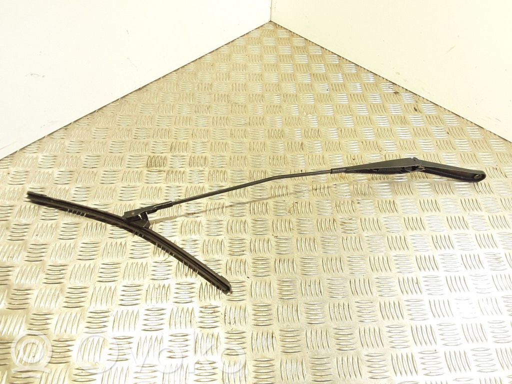 Ford Focus Front wiper blade arm 