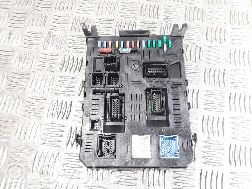 Citroen C4 I Fuse module 