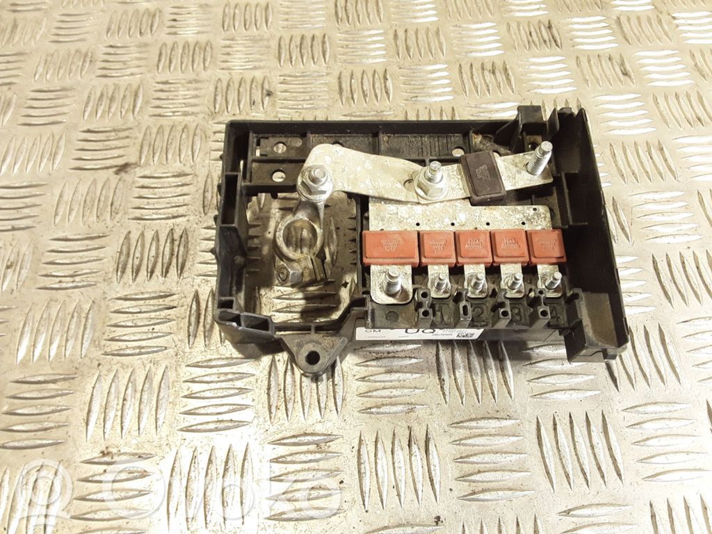 Opel Astra J Fuse module 