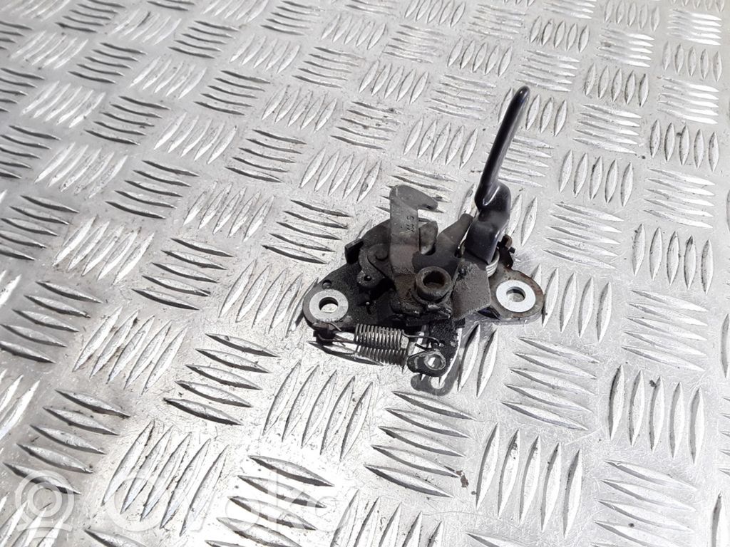 Engine bonnet/hood lock/catch