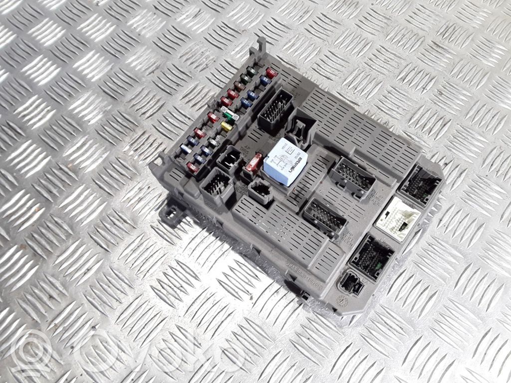 Citroen C5 Fuse module 