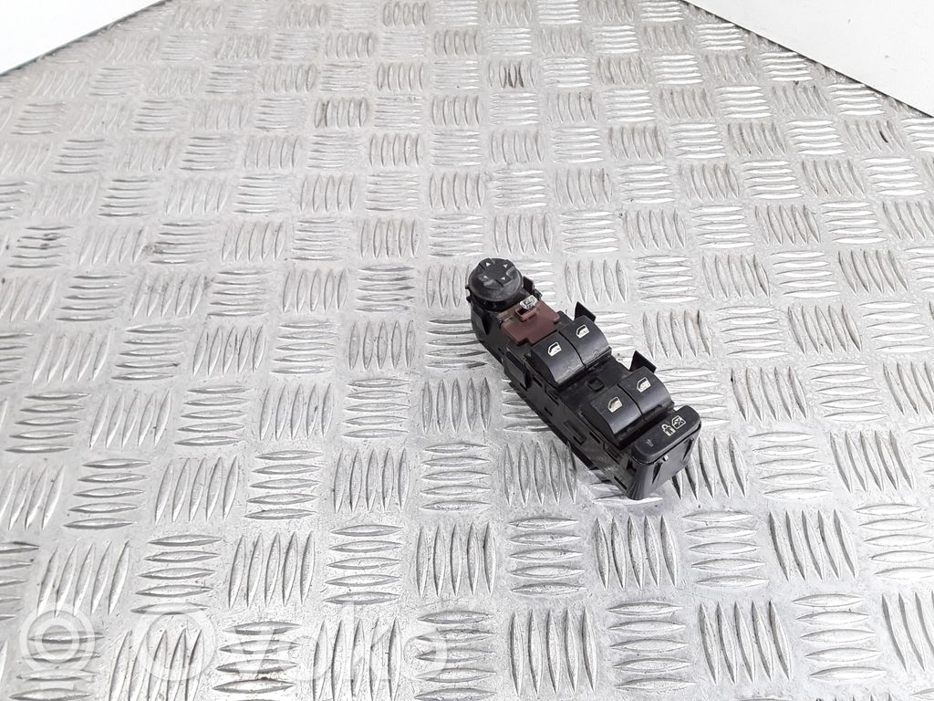 Peugeot 308 Electric window control switch 