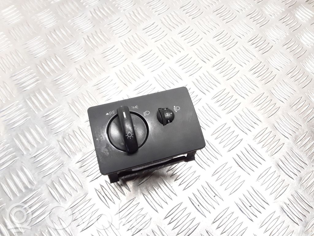 Ford Focus Light switch 