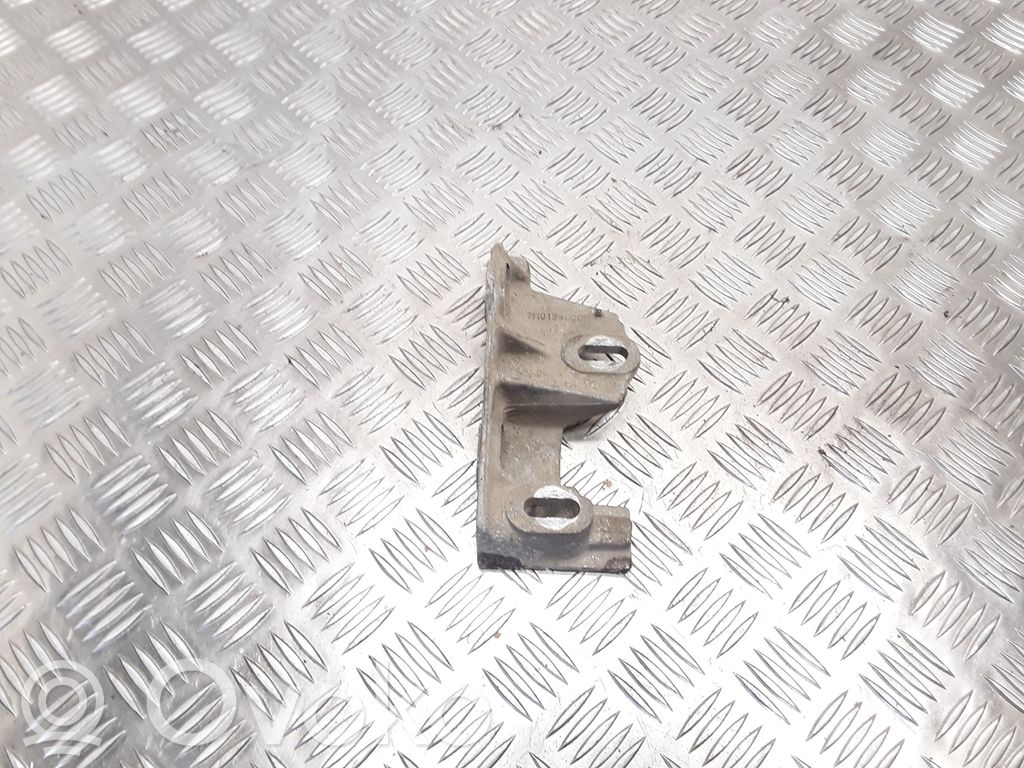 Seat Alhambra (Mk1) Engine mounting bracket 