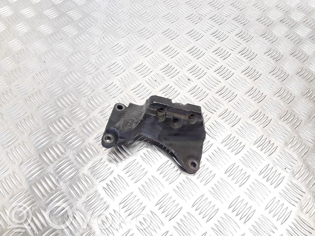 Opel Astra H Engine mounting bracket 