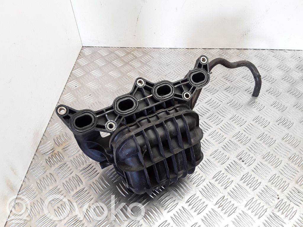 Toyota Yaris Kolektorius įsiurbimo 