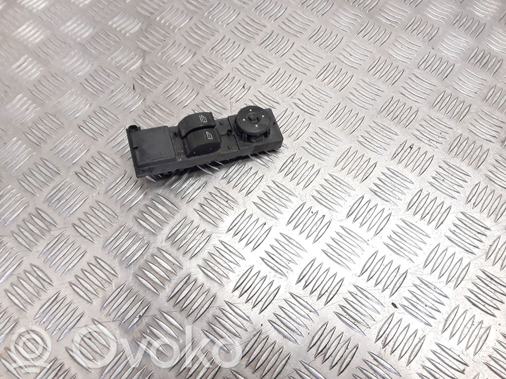 Ford C-MAX I Electric window control switch 