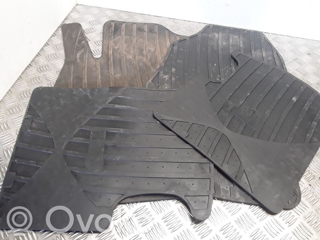 Kit tapis de sol auto   39140782,39140781,39140778,39140777