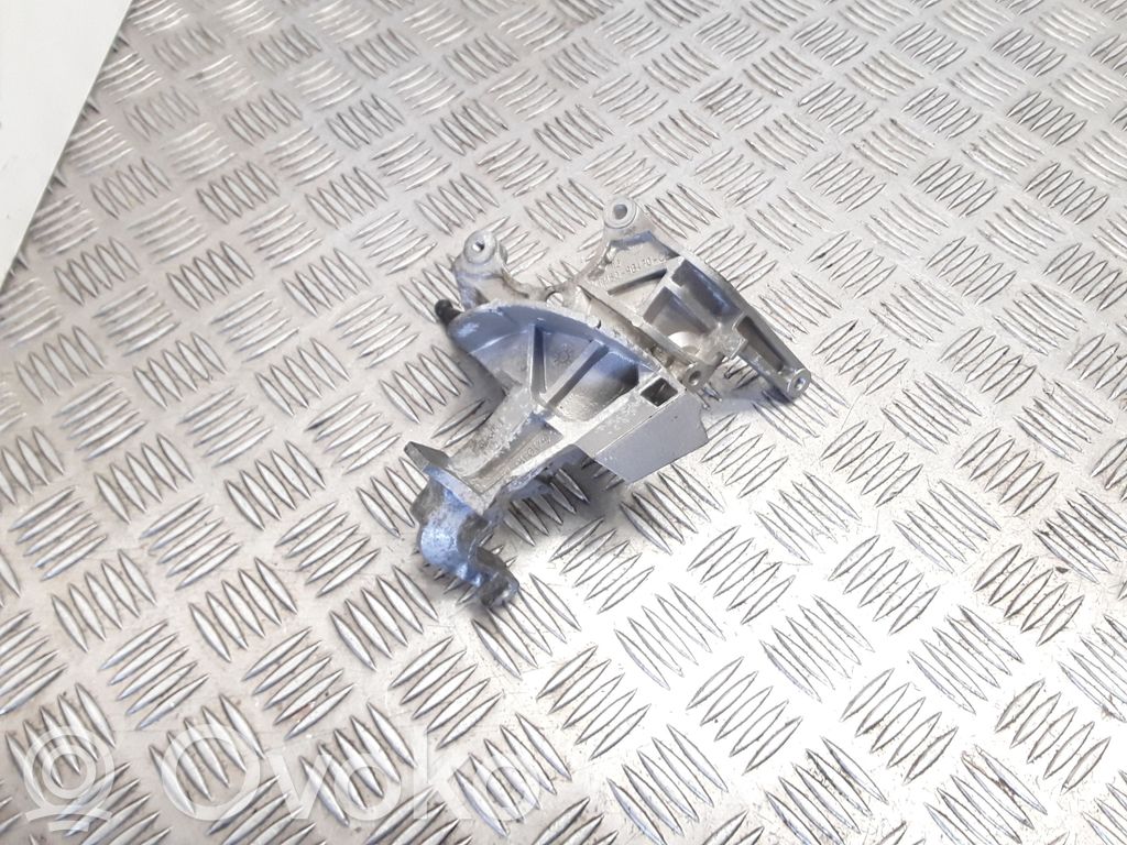 Engine mounting bracket   FM5Q9B470CB