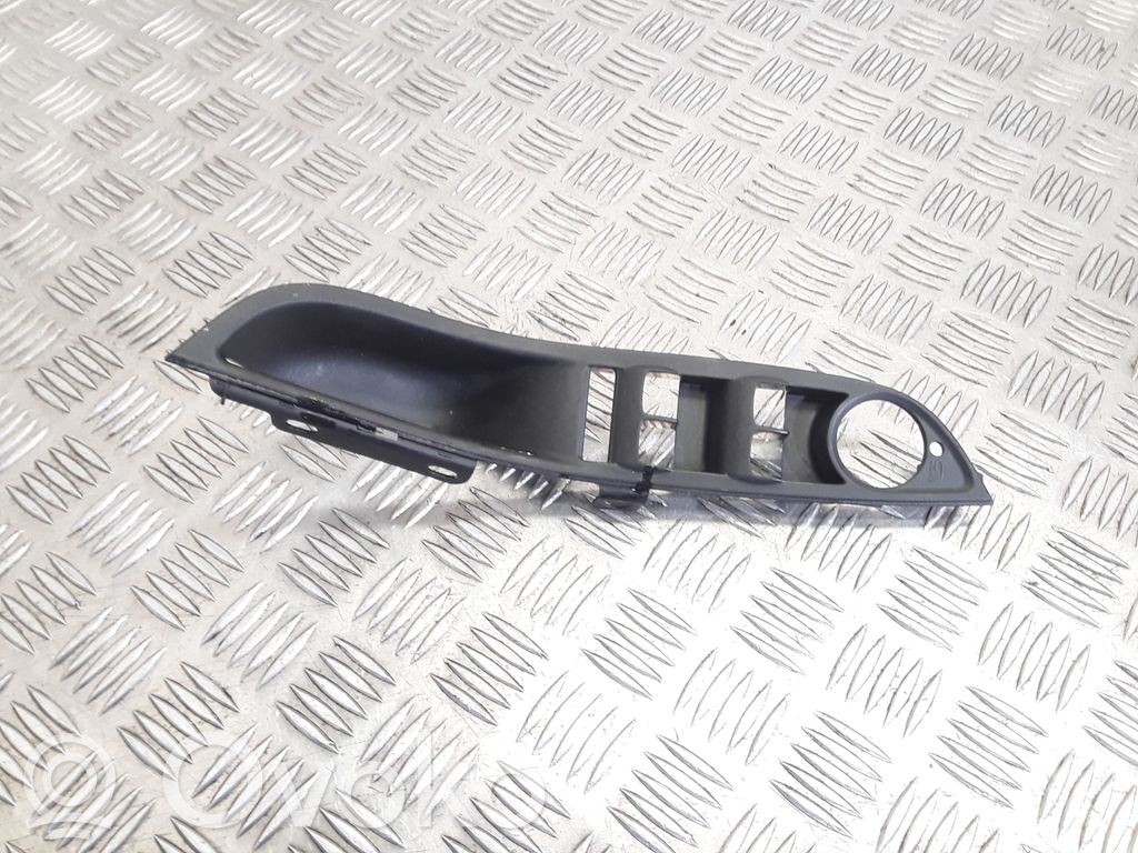 Ford Focus Front door window switch trim 