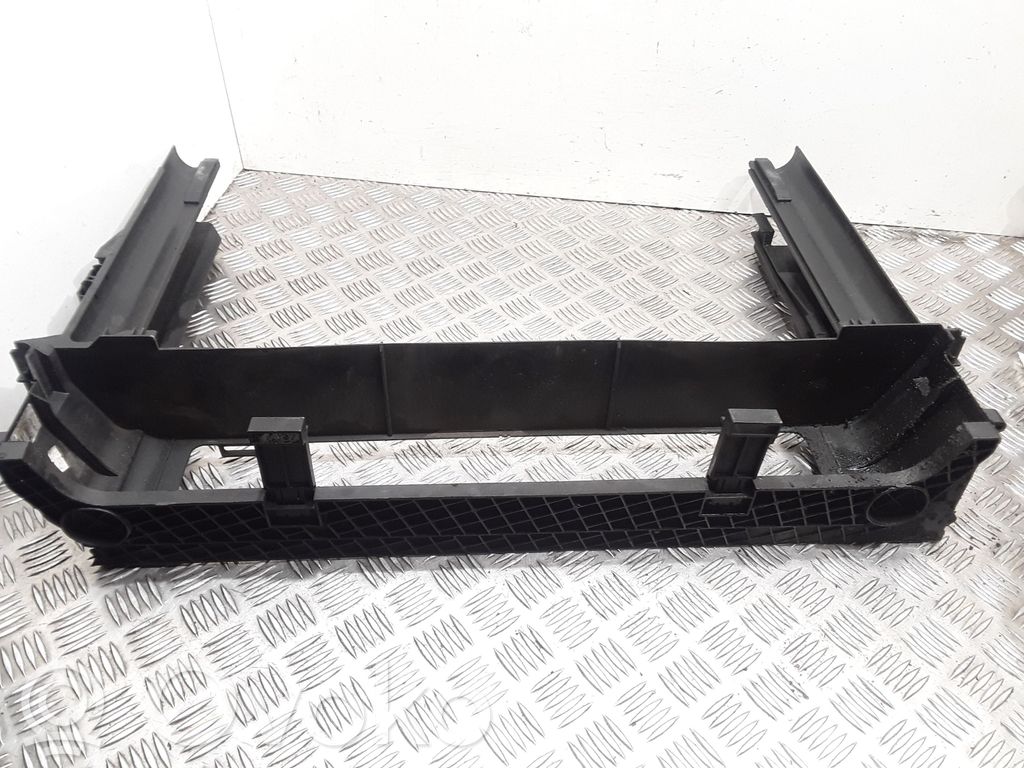 BMW 5 E60 E61 Radiatoru panelis 